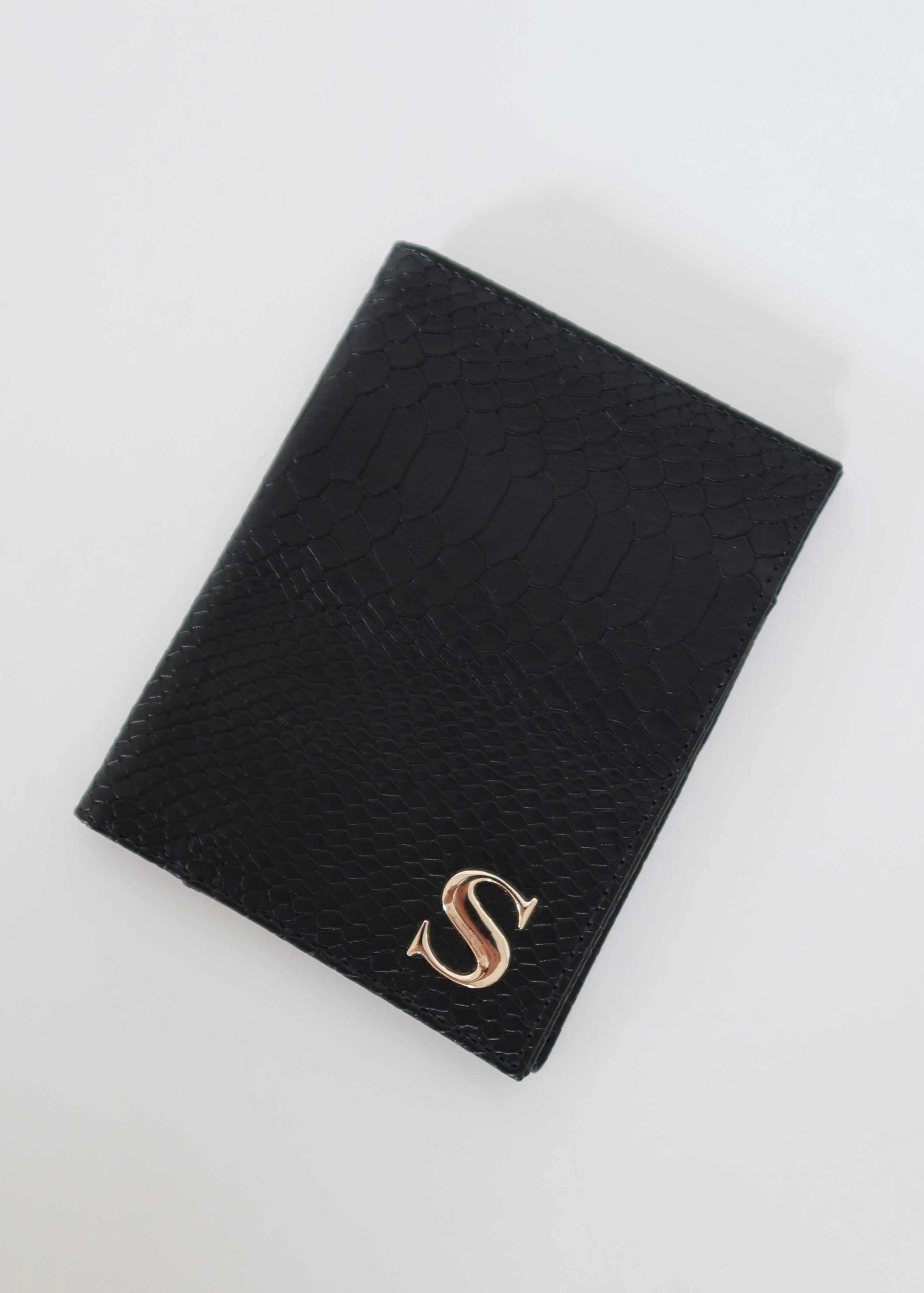 PORTA PASAPORTE NEGRO - S